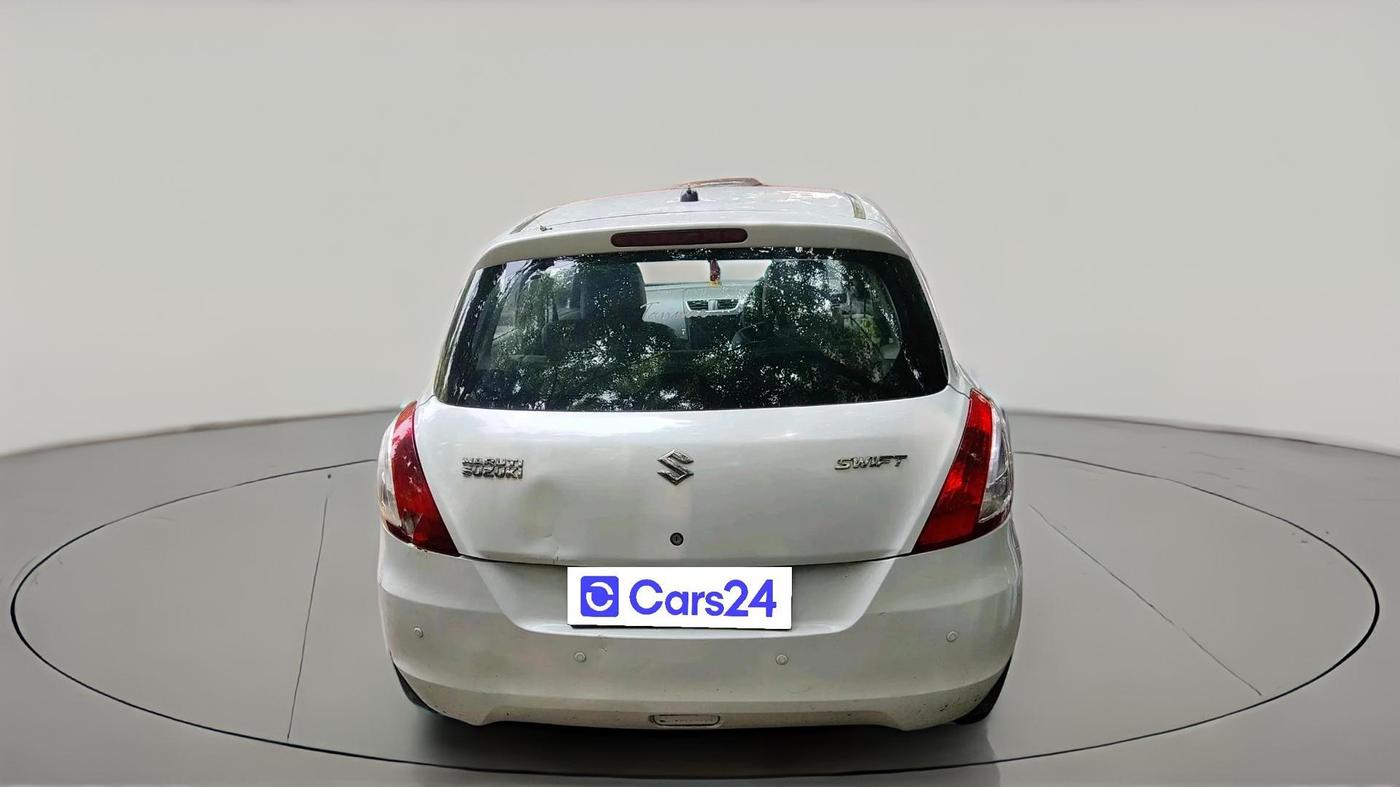 2017 Maruti Swift LXI (O), CNG, Manual, 1,21,956 km, exterior