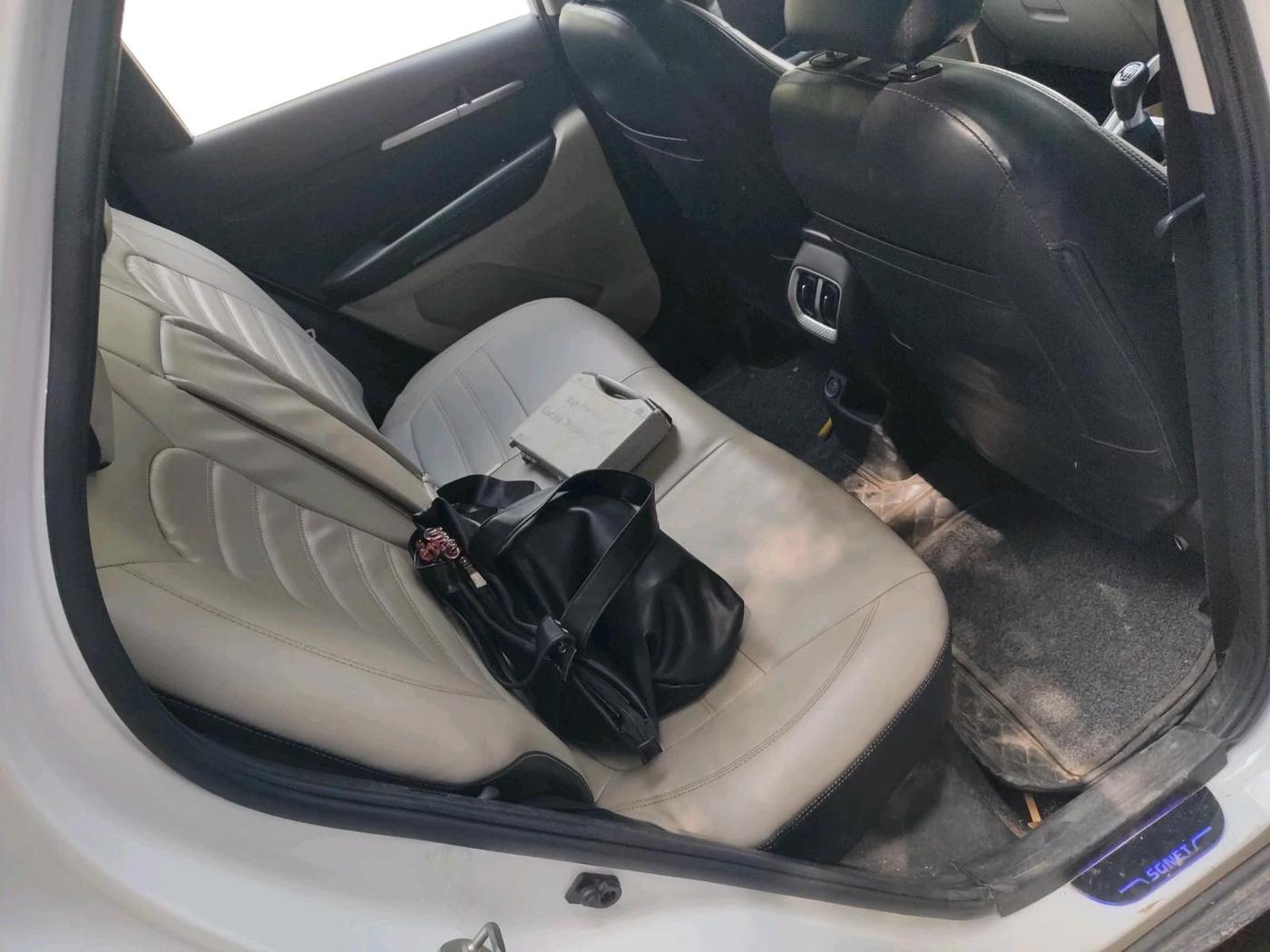 2021 KIA SONET HTX 1.0 IMT, Petrol, Manual, 83,433 km, interior