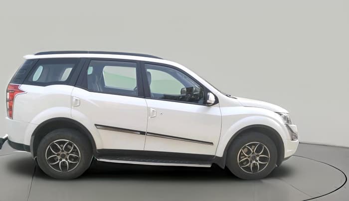 2017 Mahindra XUV500 W6 1.99, Diesel, Manual, 45,774 km, exterior