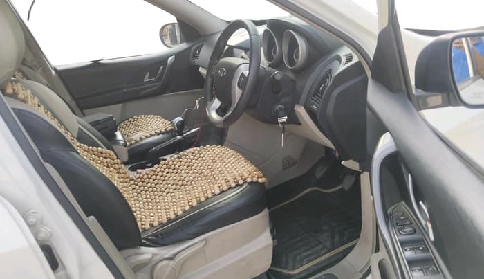 2017 Mahindra XUV500 W6 1.99, Diesel, Manual, 45,774 km, interior
