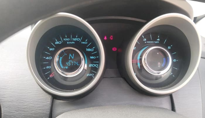 2017 Mahindra XUV500 W6 1.99, Diesel, Manual, 45,774 km, interior