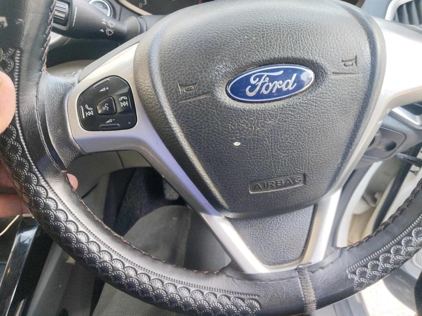 2017 Ford Ecosport TITANIUM 1.5L DIESEL, Diesel, Manual, 1,51,235 km, interior