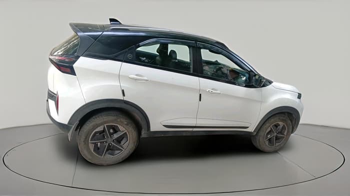 2023 Tata NEXON FEARLESS + SUNROOF DCA DUAL TONE 1.2 PETROL, Petrol, Automatic, 43,964 km, exterior
