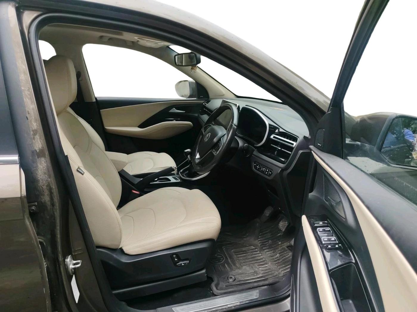 2023 MG HECTOR SHARP PRO 1.5 TURBO MT PETROL, Petrol, Manual, 36,531 km, interior