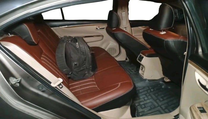 2018 Maruti Ciaz ALPHA 1.5 SHVS PETROL, Petrol, Manual, 71,642 km, interior