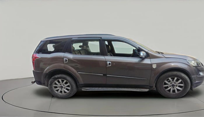 2018 Mahindra XUV500 W10 1.99, Diesel, Manual, 76,978 km, exterior