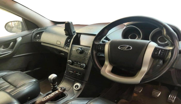 2018 Mahindra XUV500 W10 1.99, Diesel, Manual, 76,978 km, interior