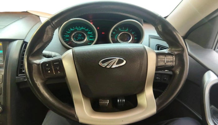 2018 Mahindra XUV500 W10 1.99, Diesel, Manual, 76,978 km, interior