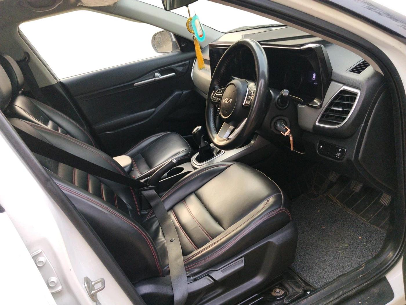 2022 KIA SELTOS HTE 1.5 PETROL, Petrol, Manual, 32,311 km, interior