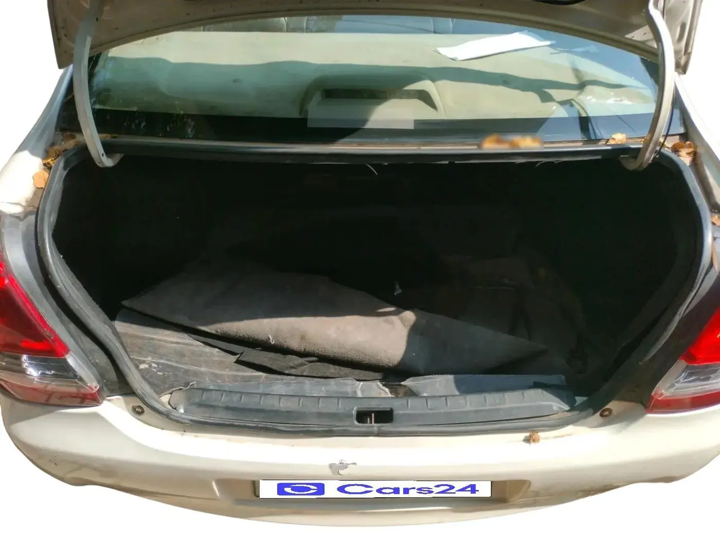 2013 Toyota Etios G, Petrol, Manual, 1,73,998 km, exterior