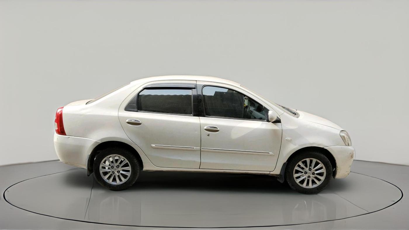 2011 Toyota Etios V, CNG, Manual, 96,030 km, exterior