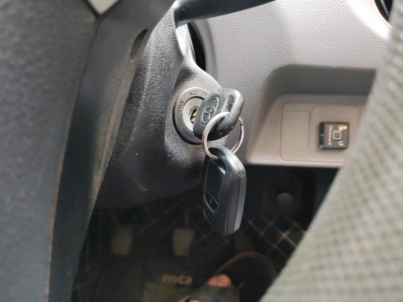 2011 Toyota Etios V, CNG, Manual, 96,030 km, interior