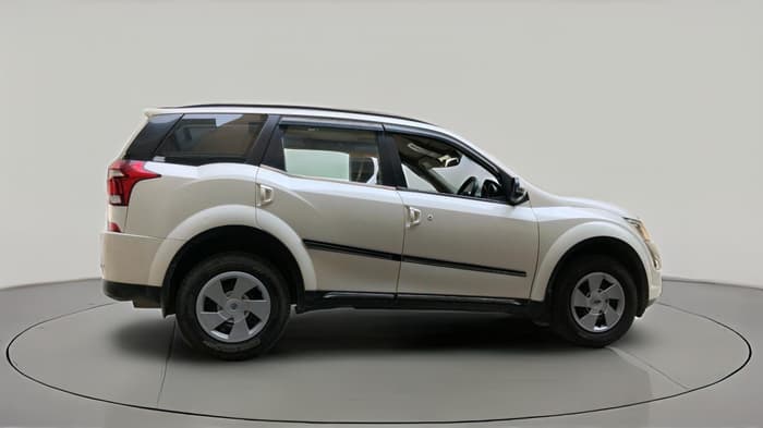 2018 Mahindra XUV500 W7, Diesel, Manual, 85,629 km, exterior
