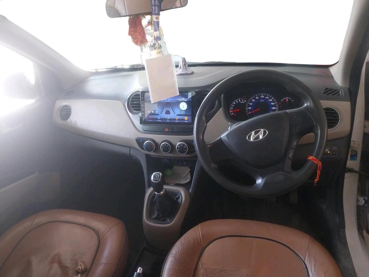 2014 Hyundai Grand i10 SPORTZ 1.2 KAPPA VTVT, CNG, Manual, 83,903 km, interior