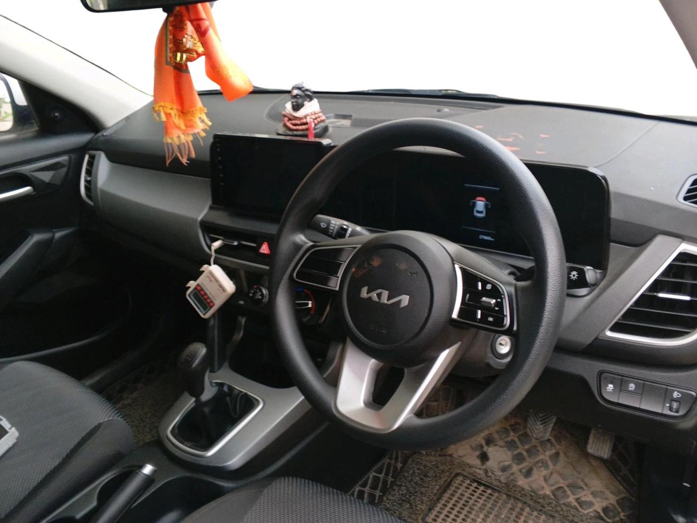 2023 KIA SELTOS  HTE 1.5 PETROL MT, Petrol, Manual, 27,869 km, interior