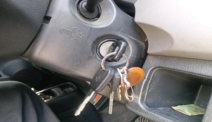 2011 Maruti Wagon R 1.0 LXI CNG, CNG, Manual, 1,40,099 km, interior