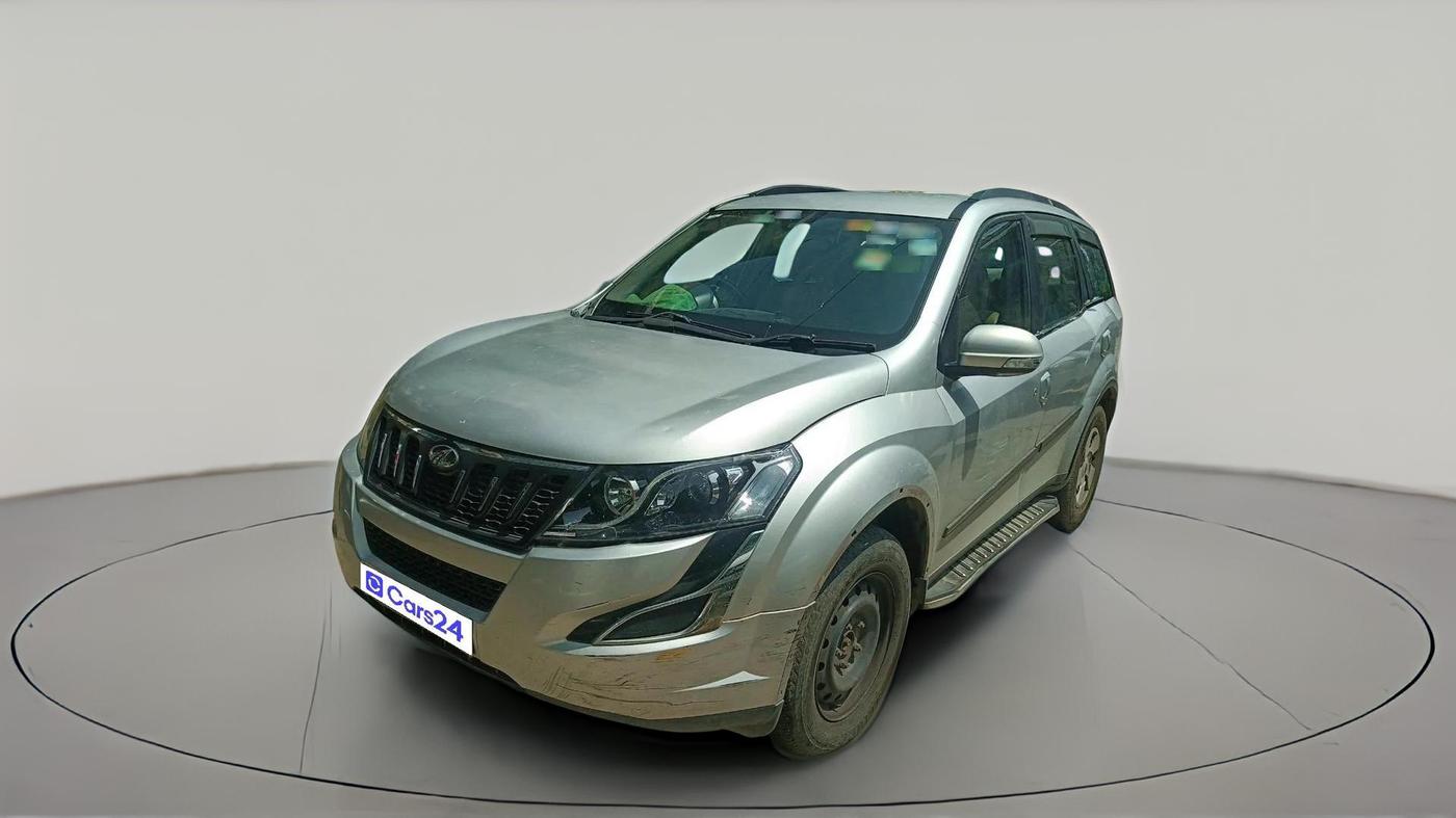 2016 Mahindra XUV500 W6 AT 1.99, Diesel, Automatic, 1,87,045 km, exterior