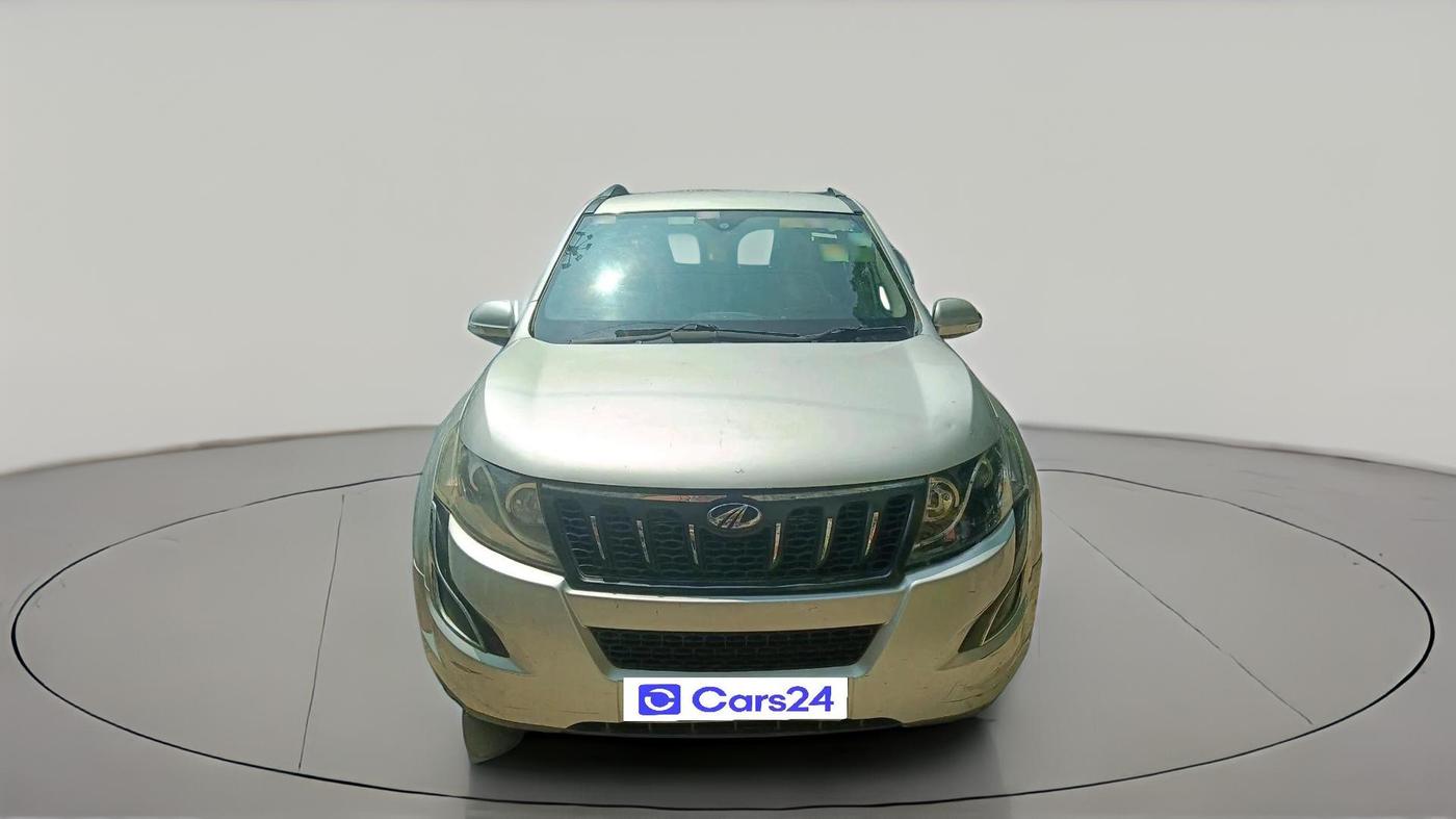 2016 Mahindra XUV500 W6 AT 1.99, Diesel, Automatic, 1,87,045 km, exterior
