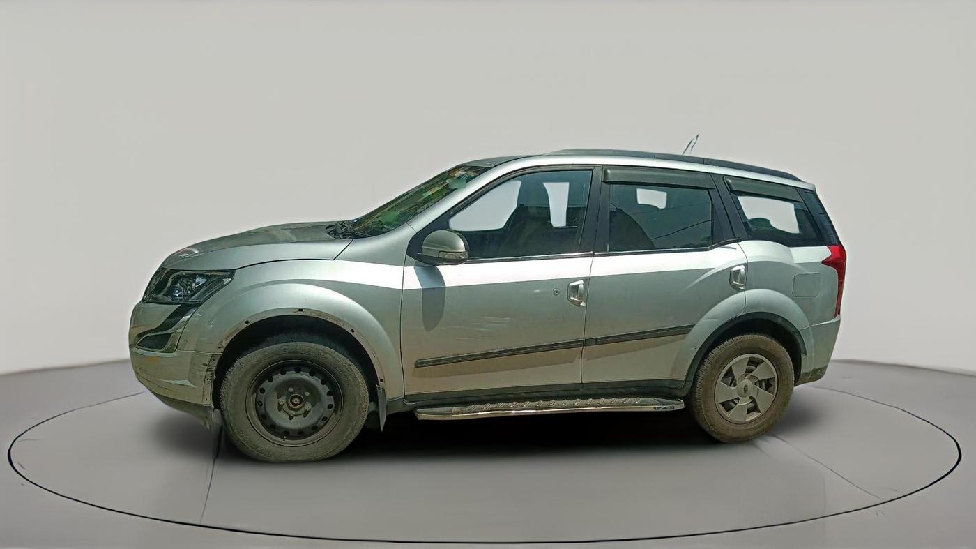 2016 Mahindra XUV500 W6 AT 1.99, Diesel, Automatic, 1,87,045 km, exterior