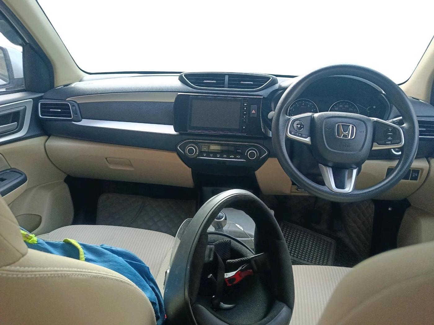 2023 Honda Amaze 1.2L I-VTEC VX, Petrol, Manual, 12,879 km, interior