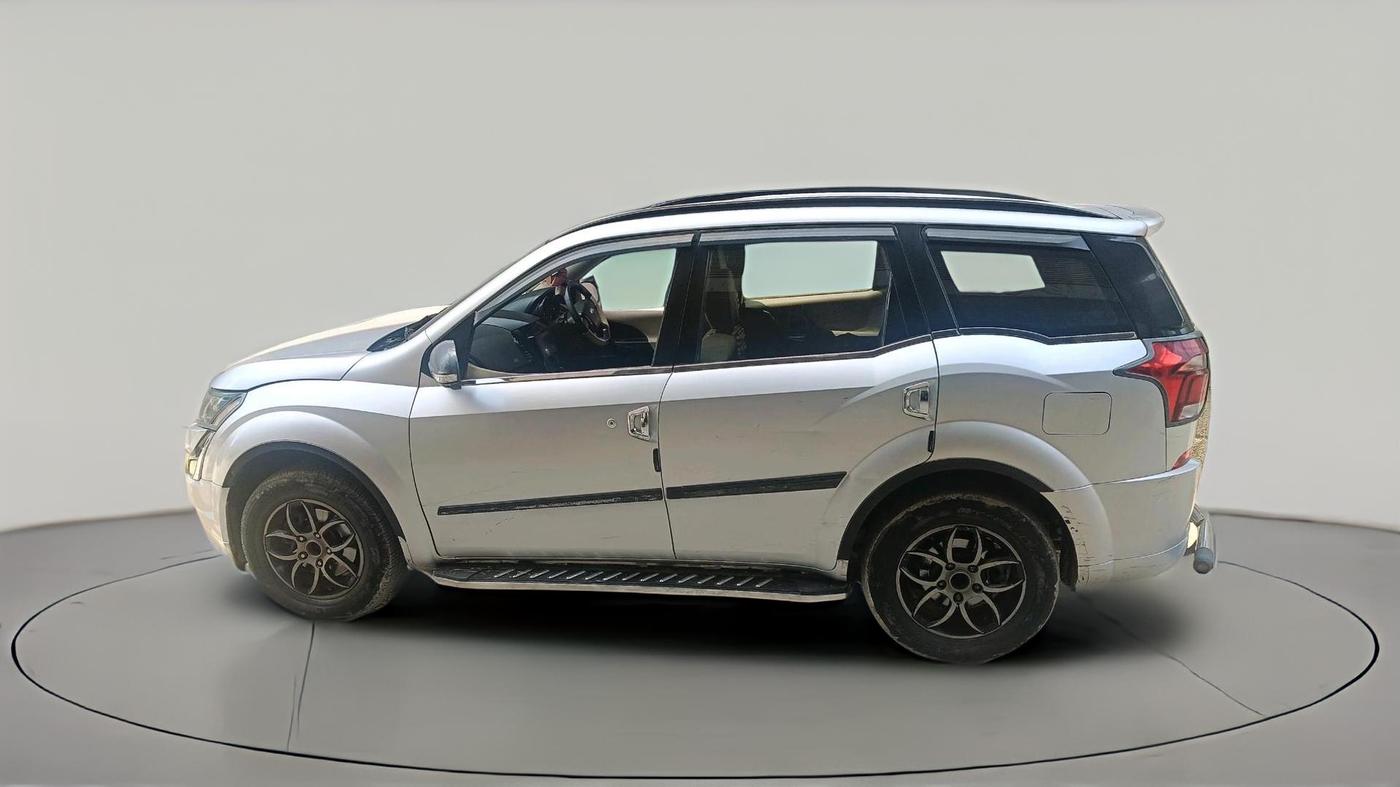2019 Mahindra XUV500 W5, Diesel, Manual, 1,20,565 km, exterior