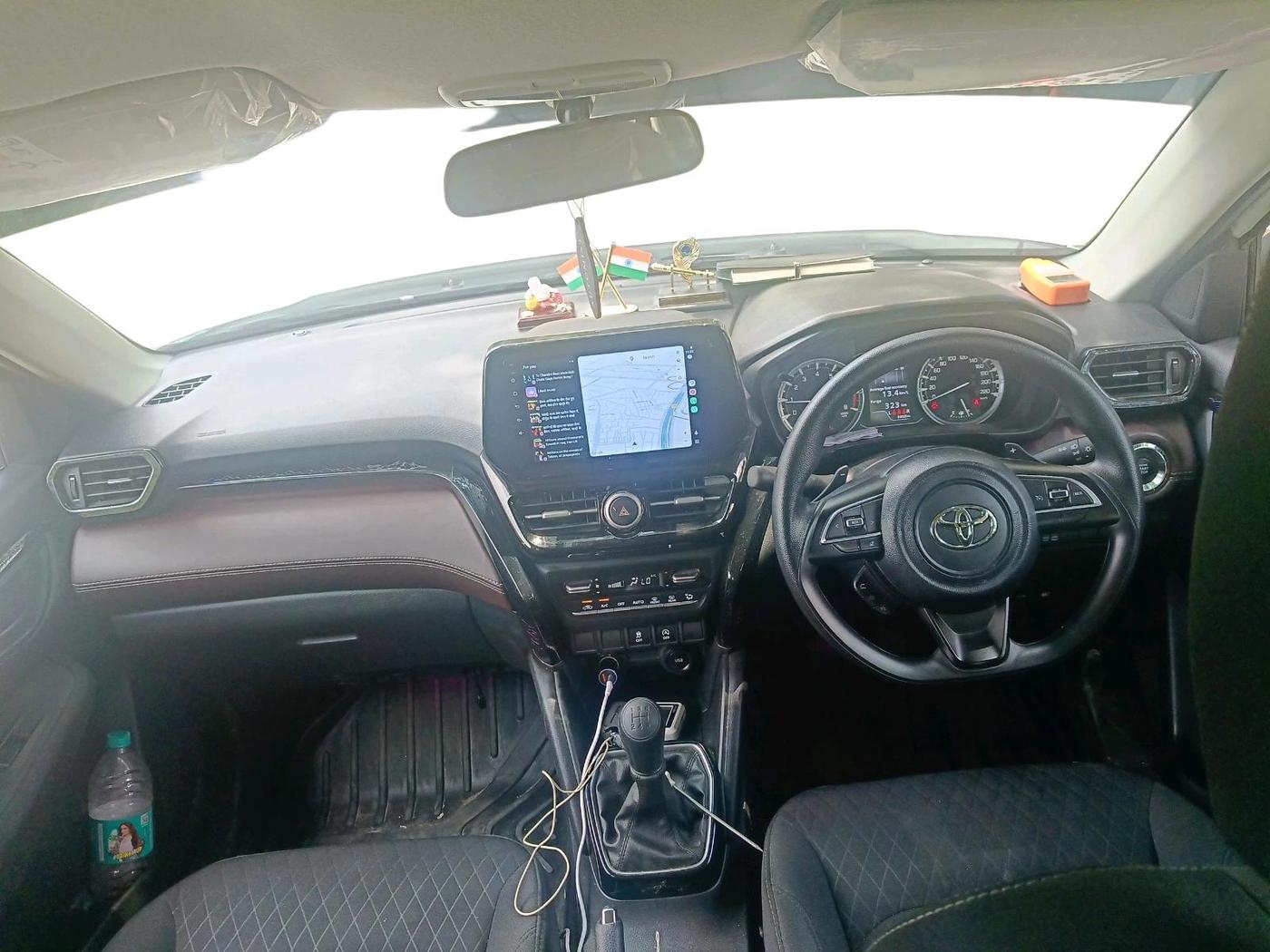 2026 Toyota URBAN CRUISER HYRYDER E NEO DRIVE, Petrol, Manual, 9,802 km, interior