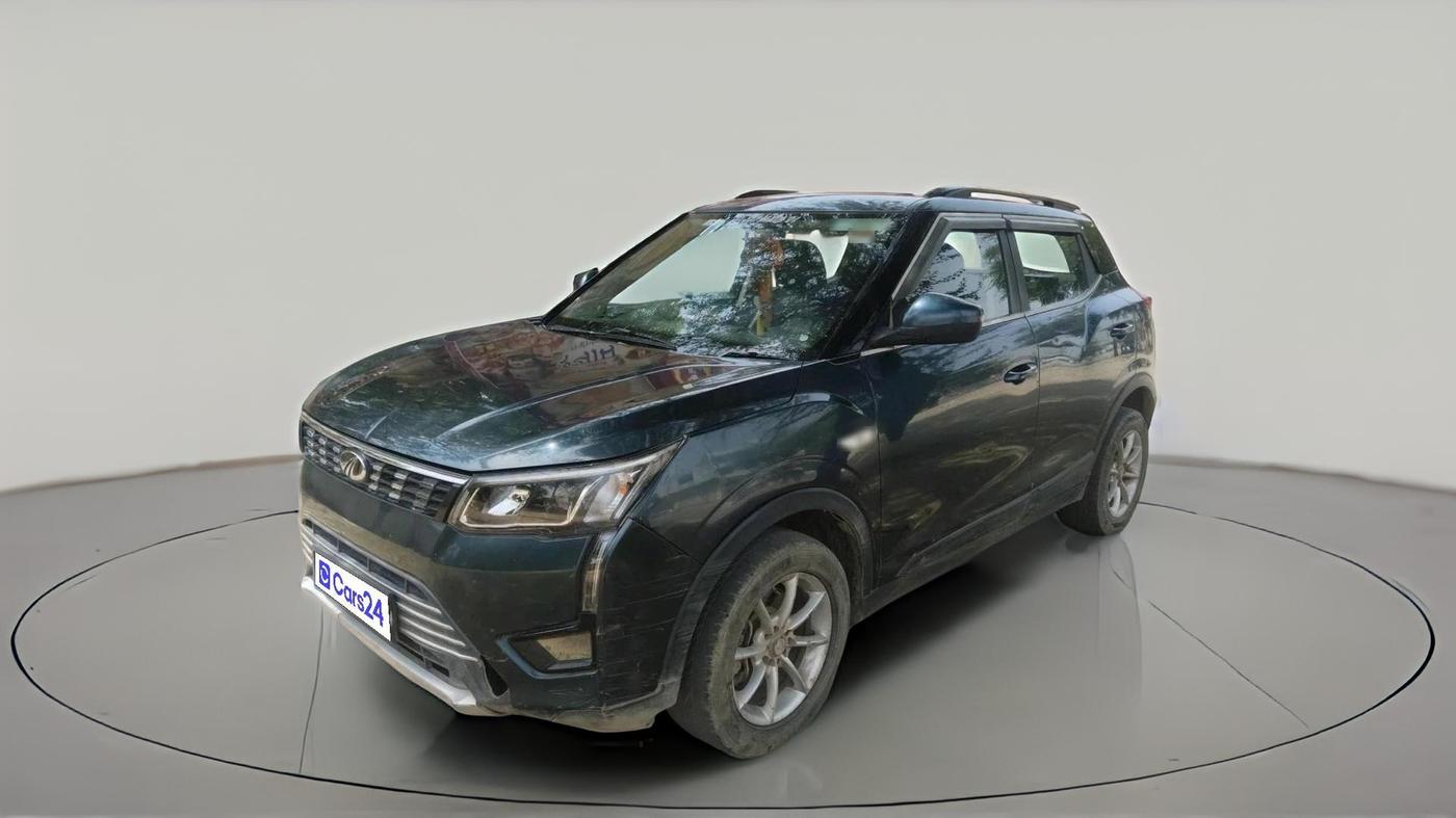 2019 Mahindra XUV300 W6 1.5 DIESEL, Diesel, Manual, 1,34,073 km, exterior