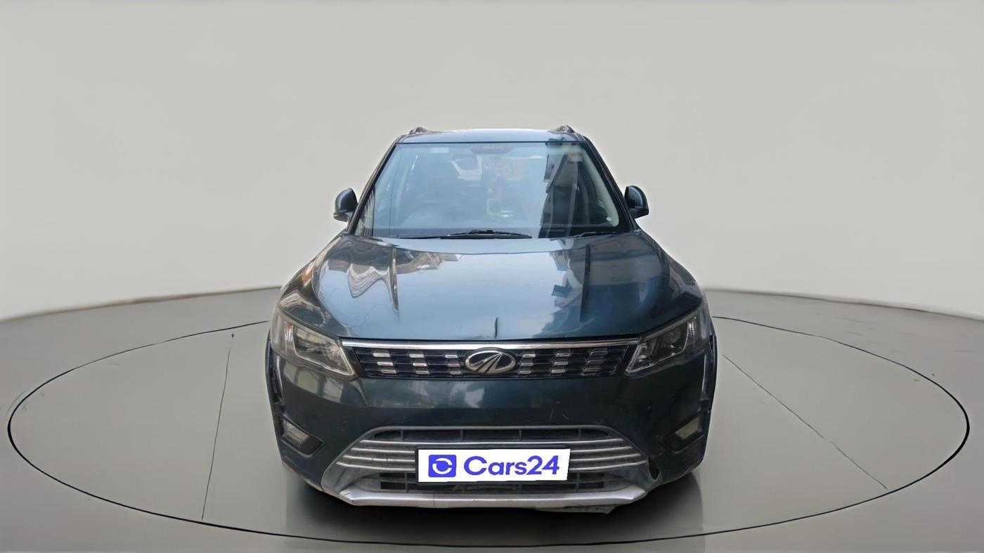 2019 Mahindra XUV300 W6 1.5 DIESEL, Diesel, Manual, 1,34,073 km, exterior