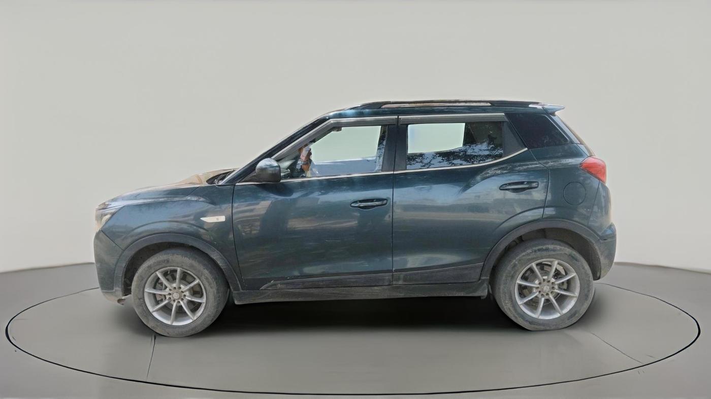 2019 Mahindra XUV300 W6 1.5 DIESEL, Diesel, Manual, 1,34,073 km, exterior