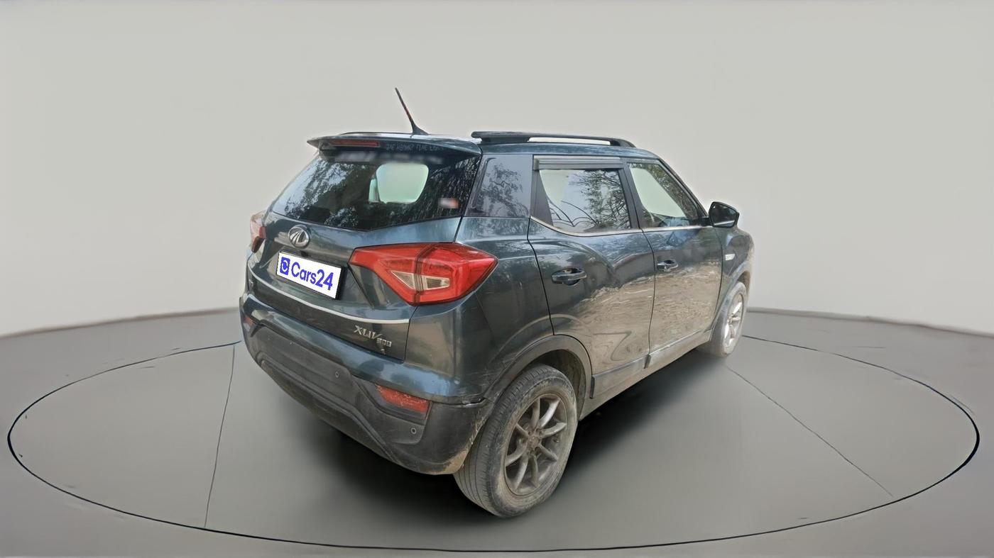 2019 Mahindra XUV300 W6 1.5 DIESEL, Diesel, Manual, 1,34,073 km, exterior