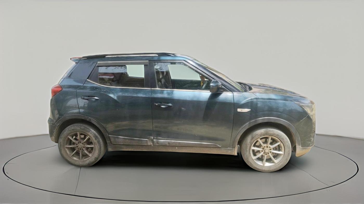 2019 Mahindra XUV300 W6 1.5 DIESEL, Diesel, Manual, 1,34,073 km, exterior