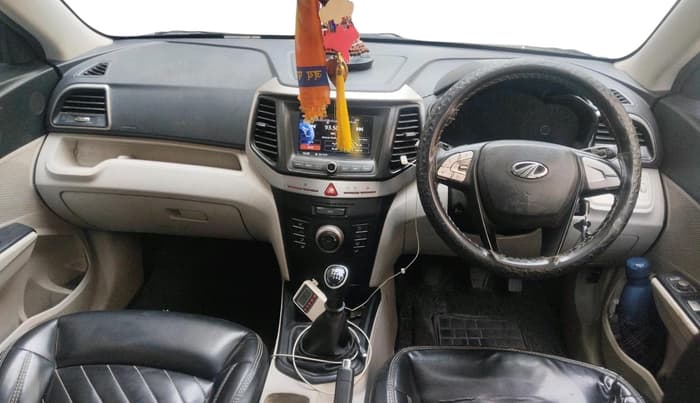 2019 Mahindra XUV300 W6 1.5 DIESEL, Diesel, Manual, 1,34,073 km, interior