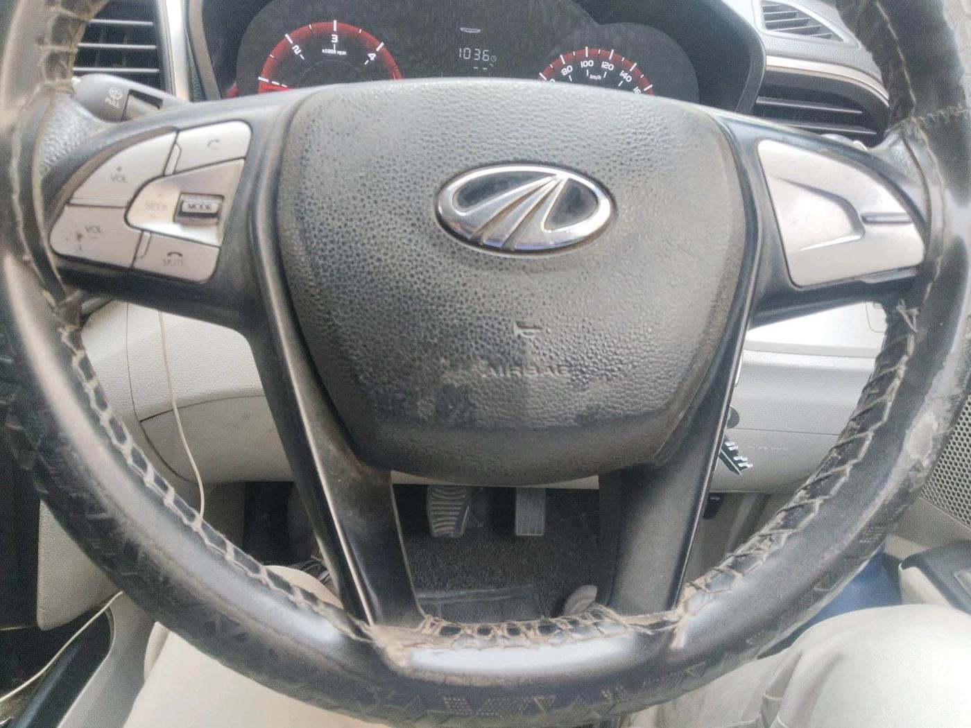 2019 Mahindra XUV300 W6 1.5 DIESEL, Diesel, Manual, 1,34,073 km, interior
