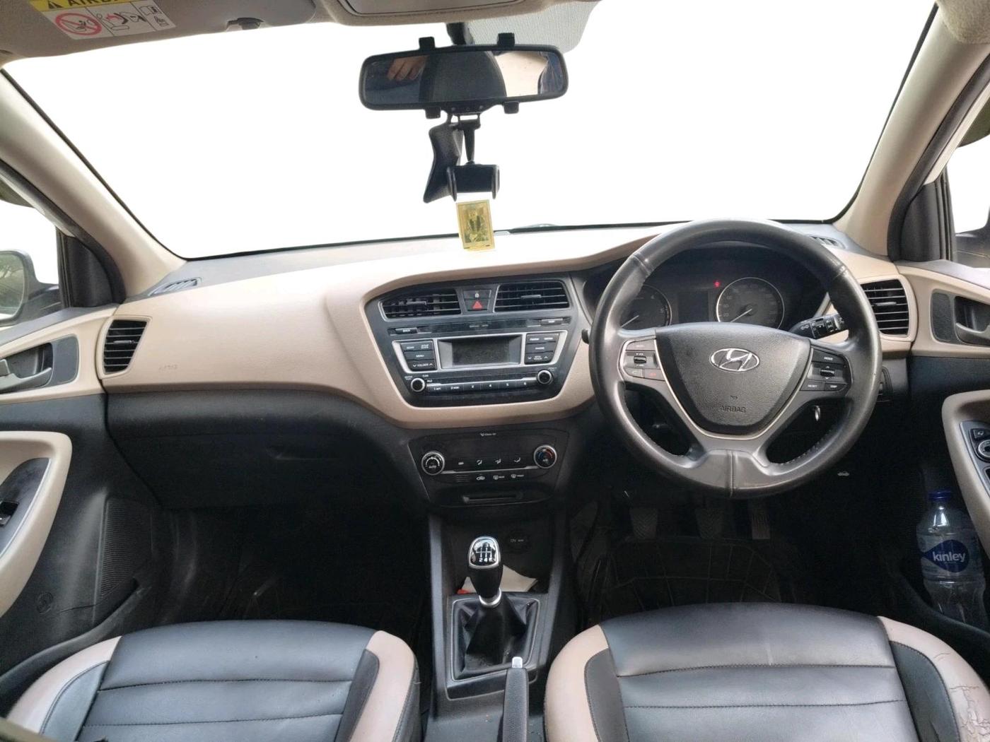 2016 Hyundai Elite i20 SPORTZ 1.4 CRDI, Diesel, Manual, 92,065 km, interior
