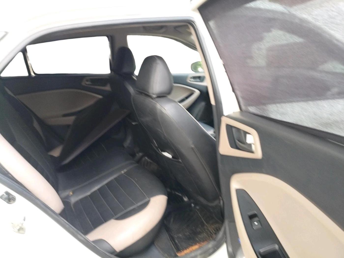 2016 Hyundai Elite i20 SPORTZ 1.4 CRDI, Diesel, Manual, 92,065 km, interior