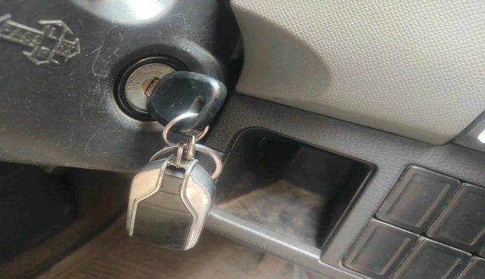 2012 Maruti Wagon R 1.0 LXI, Petrol, Manual, 58,938 km, interior