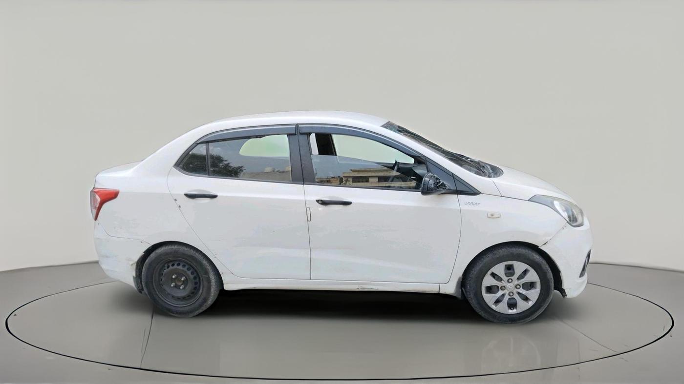2016 Hyundai Xcent BASE 1.2, CNG, Manual, 1,90,467 km, exterior