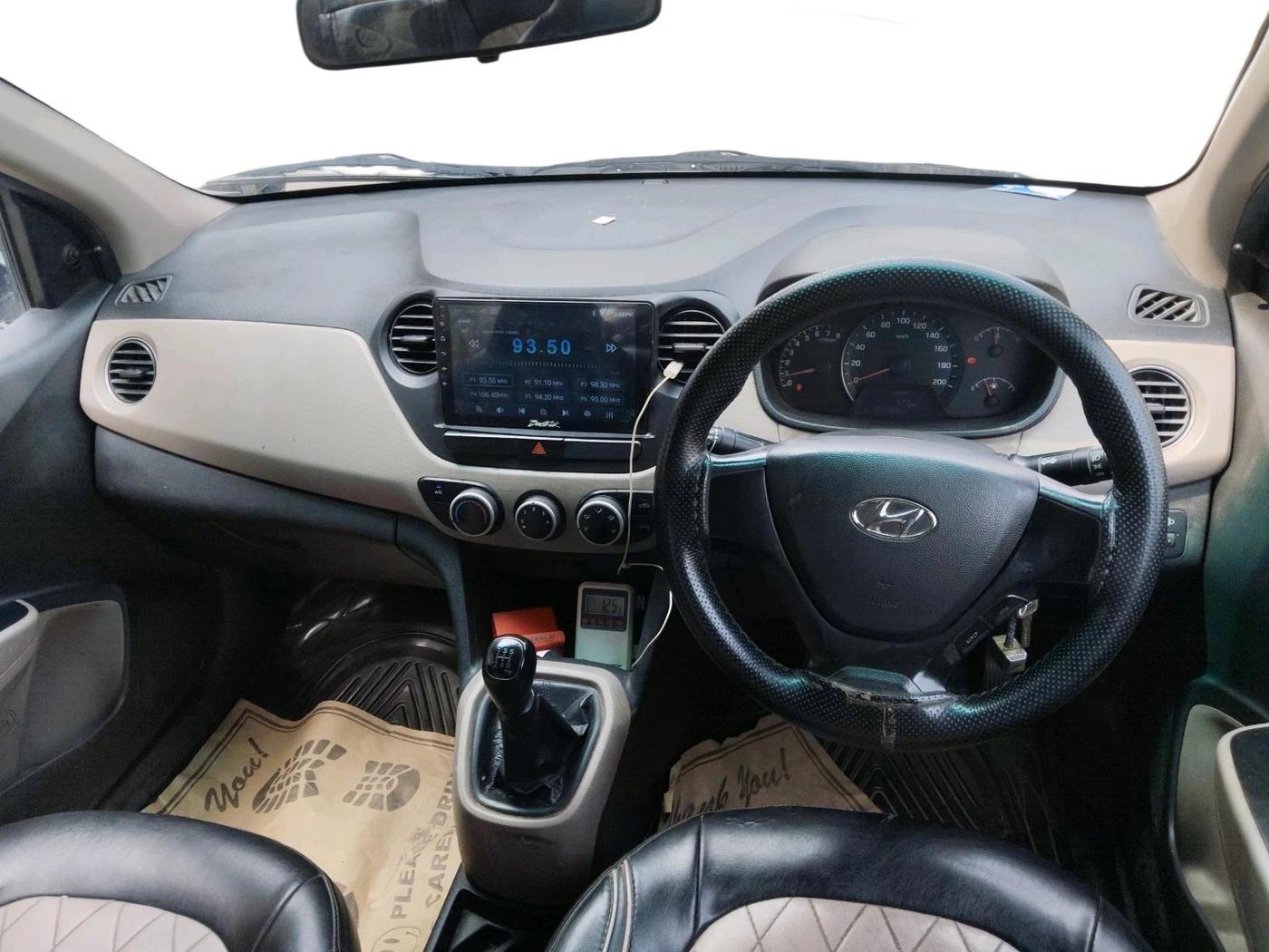2016 Hyundai Xcent BASE 1.2, CNG, Manual, 1,90,467 km, interior