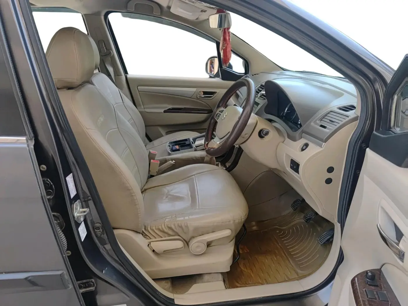 2017 Maruti Ertiga ZDI + SHVS, Diesel, Manual, 69,359 km, interior