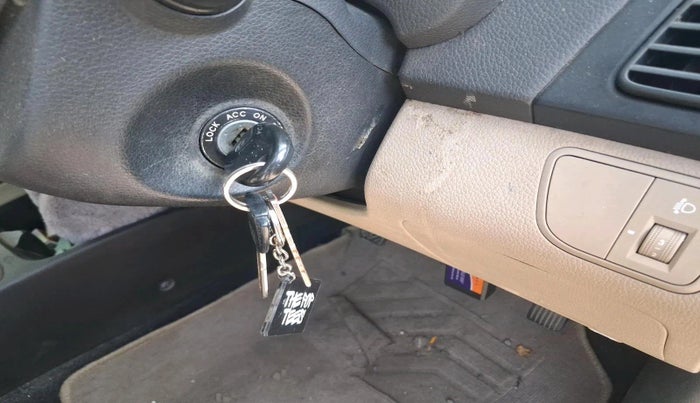 2013 Hyundai Eon ERA +, Petrol, Manual, 1,02,982 km, interior