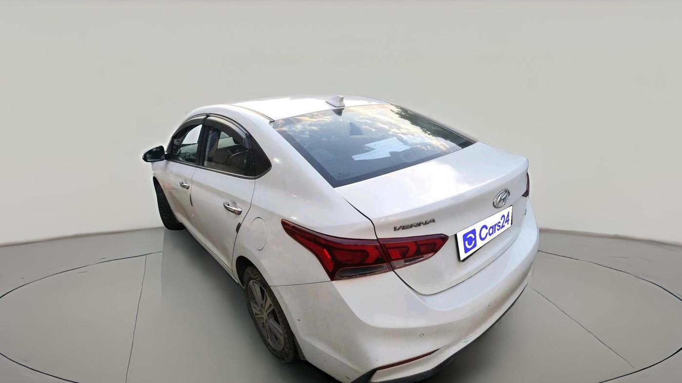 2019 Hyundai Verna 1.6 CRDI SX, Diesel, Manual, 1,68,744 km, exterior