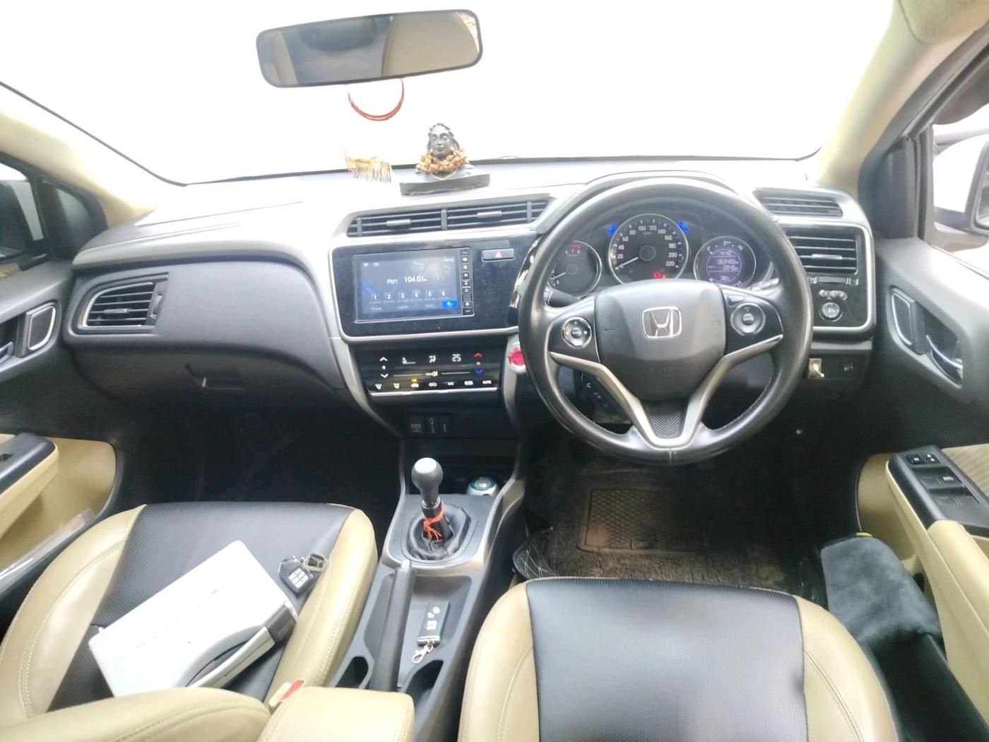 2022 Honda City 1.5L I-VTEC V MT 5TH GEN, Petrol, Manual, 63,480 km, interior