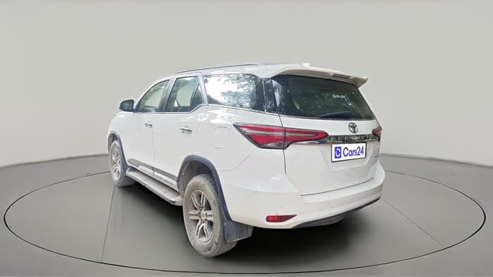 2024 Toyota Fortuner 4X2 MT 2.8 DIESEL, Diesel, Manual, 33,346 km, exterior