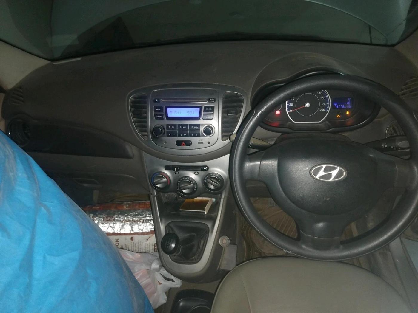 2011 Hyundai i10 MAGNA 1.2, CNG, Manual, 75,772 km, interior