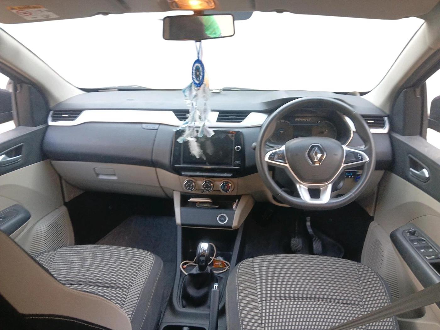 2023 Renault TRIBER RXZ AMT, CNG, Automatic, 33,503 km, interior