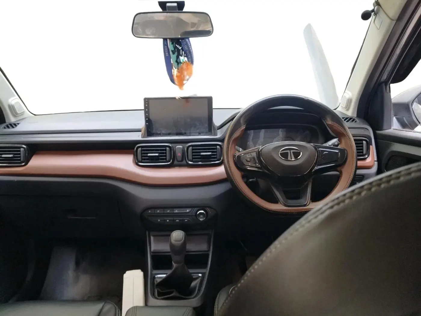 2024 Tata PUNCH PURE MT CNG, CNG, Manual, 9,511 km, interior