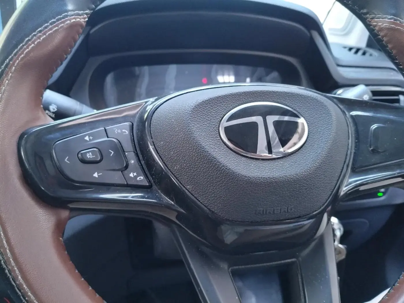 2024 Tata PUNCH PURE MT CNG, CNG, Manual, 9,511 km, interior