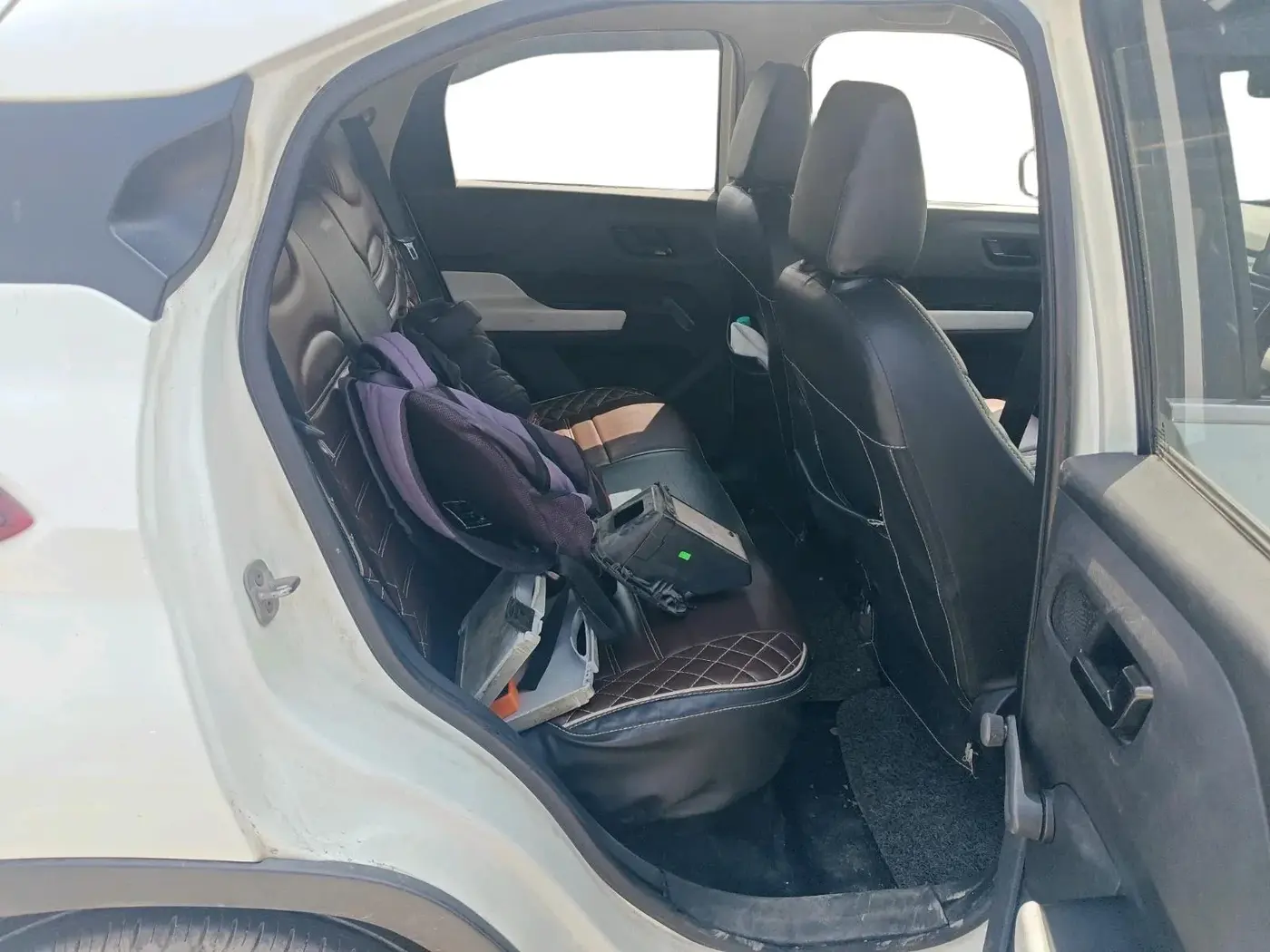 2023 Tata PUNCH PURE MT, CNG, Manual, 45,683 km, interior