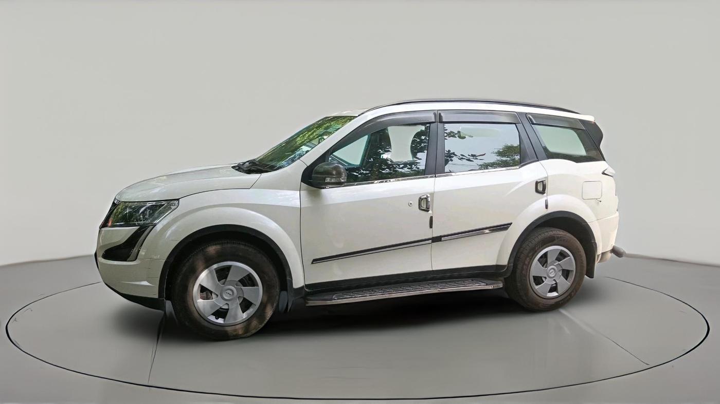 2019 Mahindra XUV500 W7, Diesel, Manual, 1,25,743 km, exterior