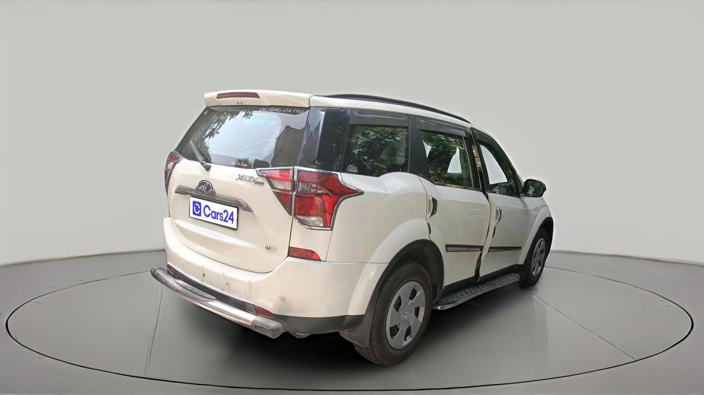 2019 Mahindra XUV500 W7, Diesel, Manual, 1,25,743 km, exterior